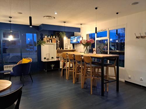 Kyriad Direct Roanne Hôtel & Restaurant - image 5