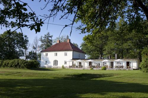 Stegeborg Trädgårdshotell - Hotel - Stegeborg
