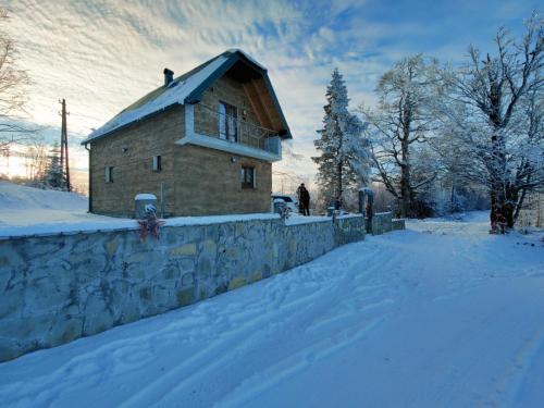 Konak Mara- Komovi in Andrijevica