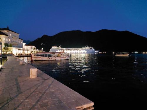 Surrounding environment, Bluemarine Rooms & Apartments in Perast