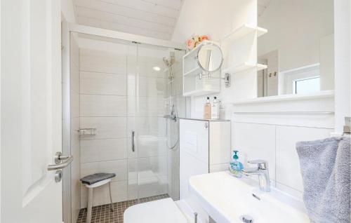 Bathroom, Awesome home in Krems II-Warderbrck with 3 Bedrooms and Sauna in Krems Zwei