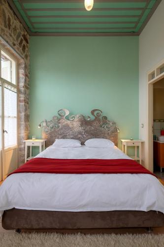 Kyriaki Guesthouse & Suites