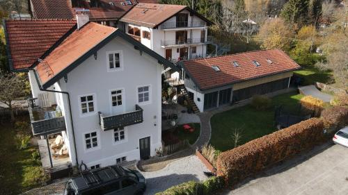 Quiet 2 room garden loft with terrace