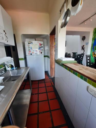 Kitchen, Ayenda Mountain Hostels Manizales in Palogrande