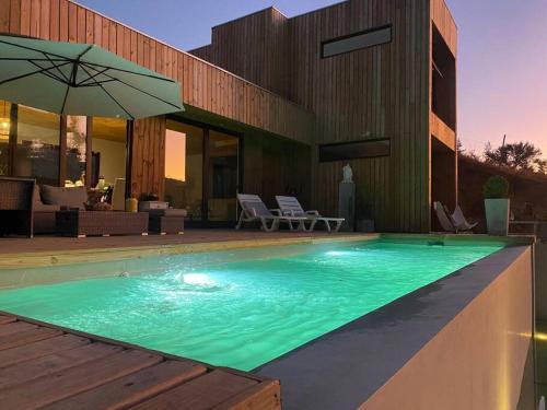 . Casa con Piscina y terrazas