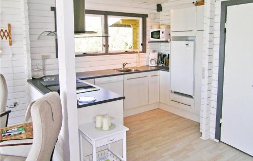  Amazing Home In Roslev With 4 Bedrooms in Glyngøre