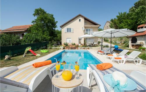 4 Bedroom Amazing Home In Suhac