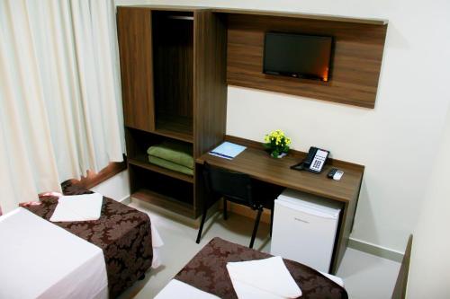 2 twin beds