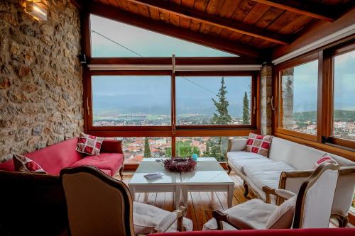 Kyriaki Guesthouse & Suites