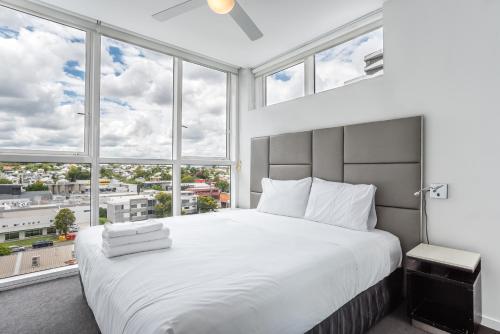 Two bedroom apartment on Ann Street Fortitude Valley By Serain Residences – khách sạn tại Newstead