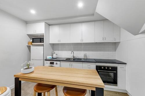 Kitchen, Self Contained Loft Apartment in CBD in Devonport