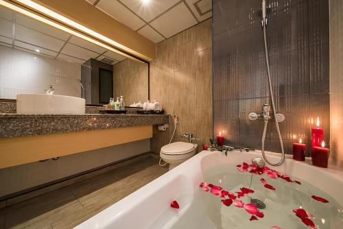 Shower, Mountain Beach Resort & Convention Center in Pattaya