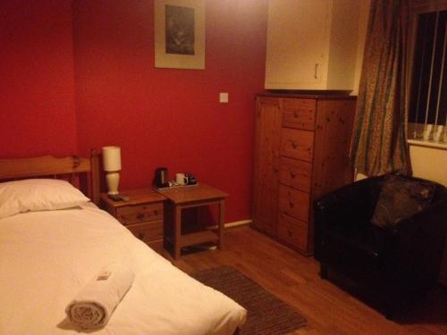 Red Lion Accommodation - image 2