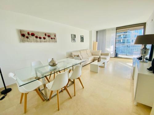 Akira Flats Diagonal Mar Apartments