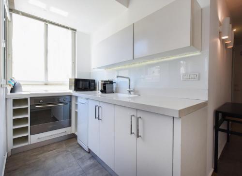 Hilton Area 2BR by HolyGuest - image 3