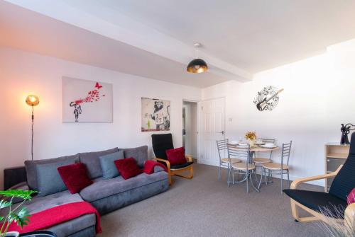 Stylish & Central 2 bedroom apartment - Fast WiFi