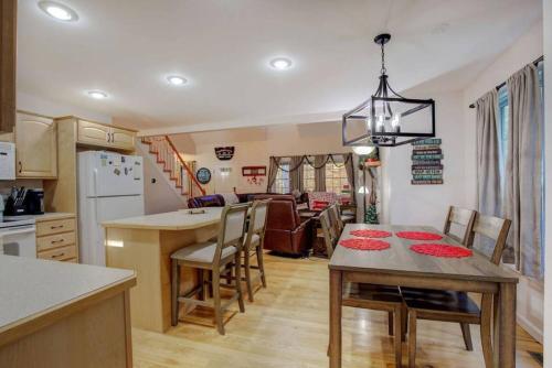 Konyha, Amazing Acorn in Bolton Landing (NY)