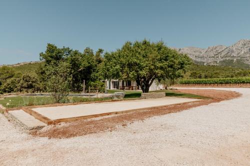 La Bastide Blanche au coeur des vignes Maison MIP