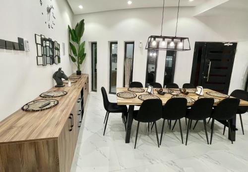 Kitchen, شاليه الروح AlRooh Chalet in A'Sharqiyah Sands (Wahiba)