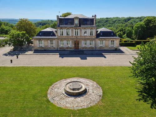 Grand gîte 15 personnes, 9 chambres, 100km de Paris en Exclusivité