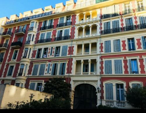 Top floor nest, balcony close to sea and old-town Bail Mobilité, Nice (fotografie 6)