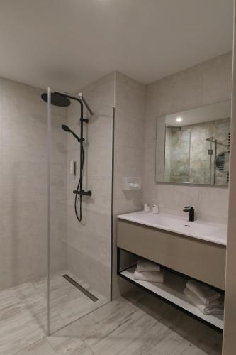Threeland Hotel Room Type - Deluxe Twin Room