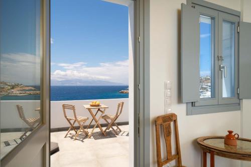 MIKRES CYCLADES DONOUSSA in Donoussa