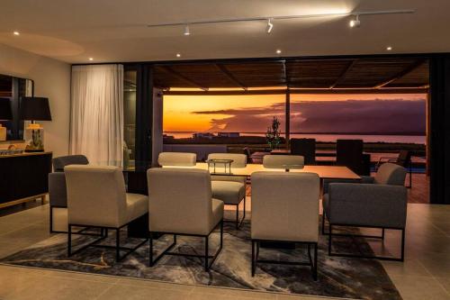 주변 환경, Benguela Cove - Utopia in 허머너스