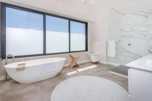 Benguela Cove - Coastal Retreat - image 5