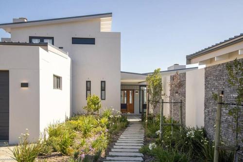 Three-Bedroom Villa image 10