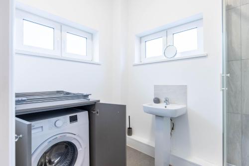 The Eldern - Spacious, Netflix, free Parking, close to A1, Peterborough (foto 4)