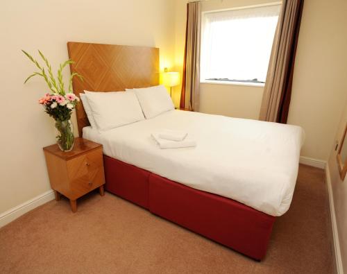 PREMIER SUITES Bristol Redcliffe - image 2