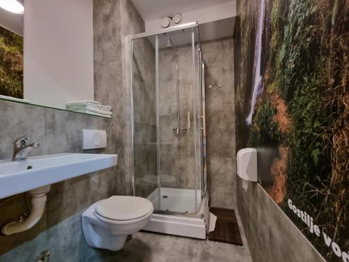 B&B Boatel Charlie Room Type - Double or Twin Room
