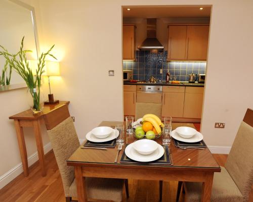 PREMIER SUITES Bristol Redcliffe - image 7