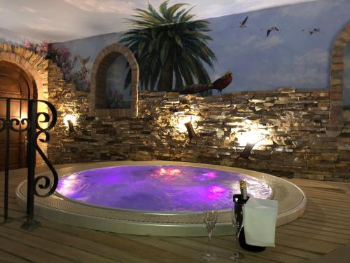 อ่างแช่น้ำร้อน, S Club Resort Hotel Aqua Park and Spa in ยาโคโว