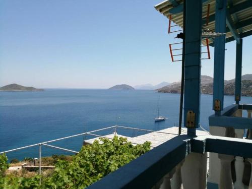 RODON AGIA KYRIAKI FAMILY APARTMENT in Spilia Leros