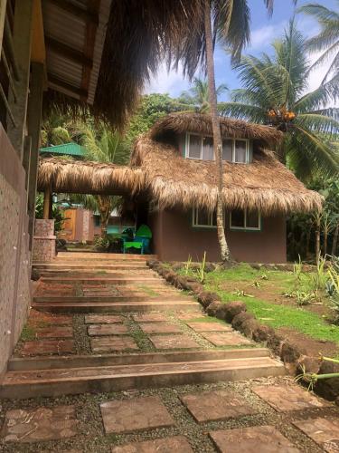 Zunanjost, Coconut Castle at La Lodge at Long Bay in Corn Island