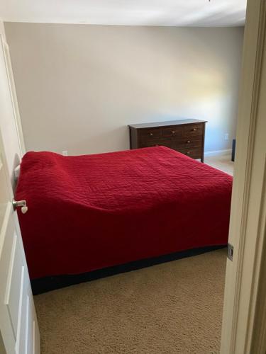 Lakefront view private bedroom and bathroom with kitchen in McCordsville, USA