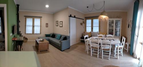 Villa Saudade, casa entre encinas in Castillo De Las Guardas