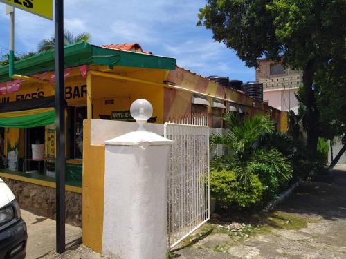 المنظر الخارجي, Entire 6-Bedroom Villa Free parking with Fast Wifi in Discovery Bay