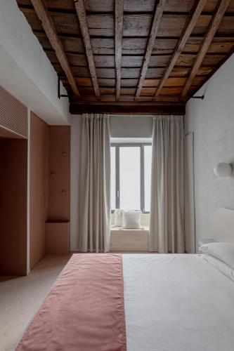 Design apartment with private pool in Campo dei Fiori, Rome (photo 10)
