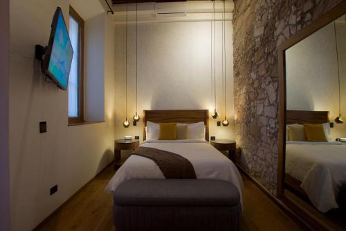 Deluxe Room image 8