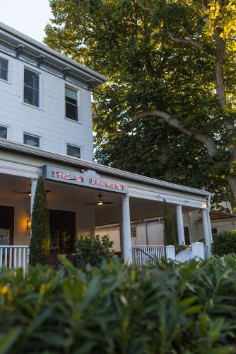 The St Laurent Guest Rooms in Asbury Park, USA