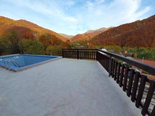 Vila Kula in Crni Vrh