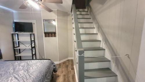 Charming 2 Bedroom 1 Bath Farm Style House in Mount Airy, USA