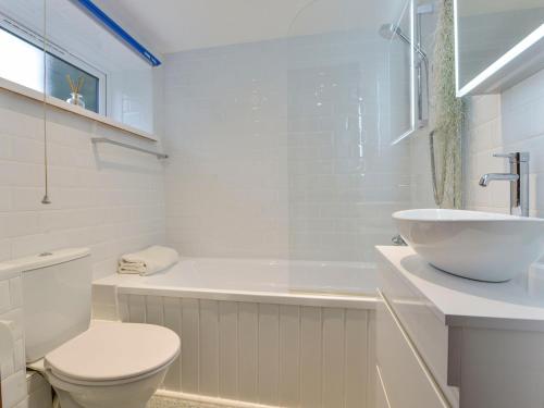 Erin Cottage Looe - image 3