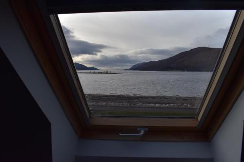 Fort William loft on shore front with amazing views