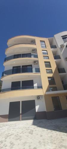 Two-Bedroom Apartment room in Apartament Mehmeti