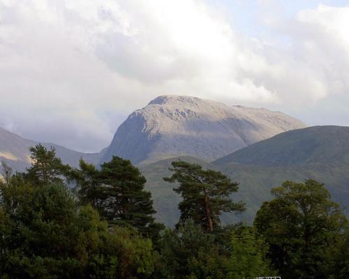 Fort William loft on shore front with amazing views