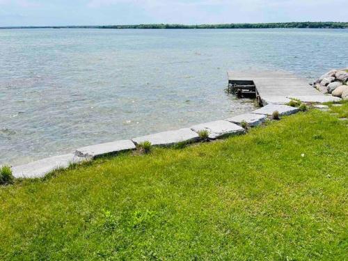 SouthLake Cottage on The Lake.